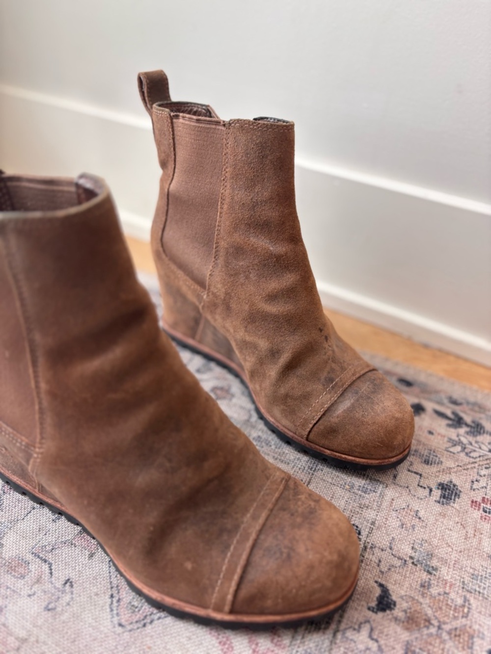 UGG Pax Hidden Wedge Boots Women's Suede Brown Waterproof. Size 9 (39) - Picture 2 of 9
